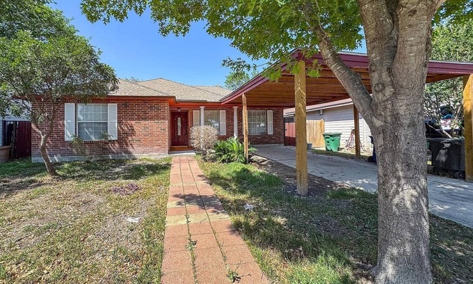 Southside Casa | 4 Bedroom Home Near Missions & Riverwalk
