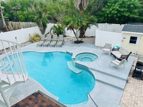 Indian Rocks Beach Casa | 4 Bedroom home with heated pool by the beach!