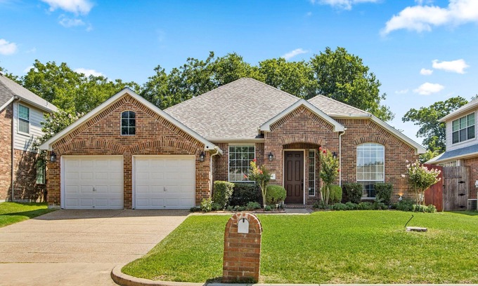 South Arlington Casa | 4 Bedroom House 8 miles from Arlington’s Entertainment District