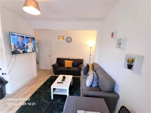 East Ham Casa | 4 Bedroom House 8min walk to EastHam Station