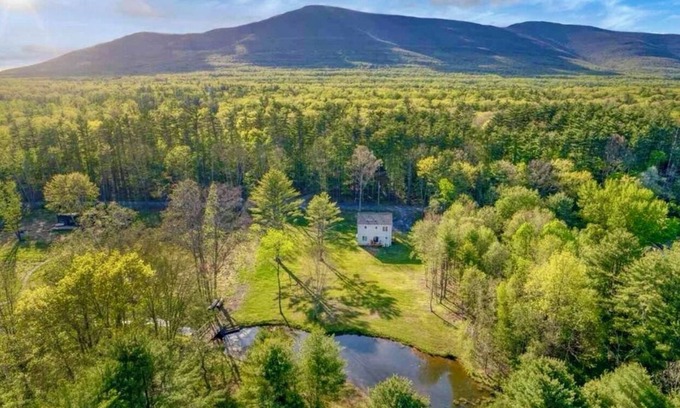 Saugerties Casa | 4-bedroom house in beautiful Saugerties, close to Woodstock with Hot Tub