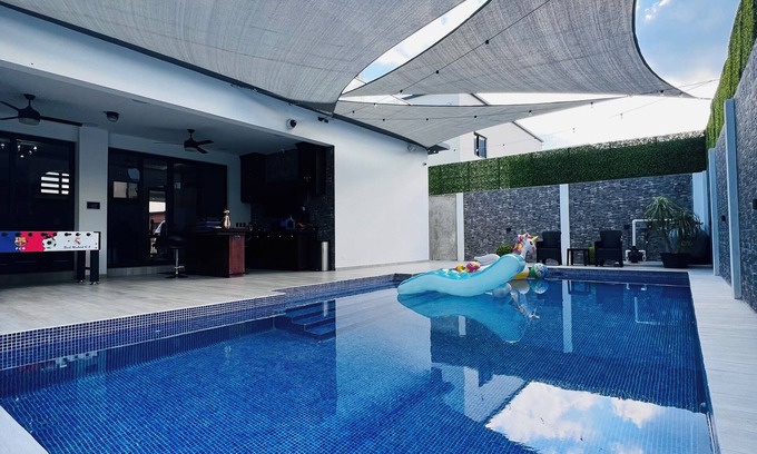 Sector 1 Nor-Oeste Casa | 4-bedroom house in delightful San Pedro Sula with private pool, mountain views