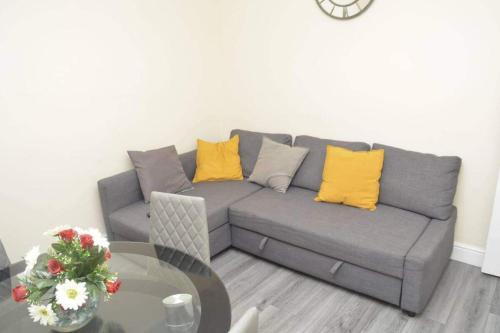 Grays Casa | 4 Bedroom House in Grays - Sleeps 6 & Parking