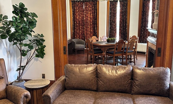 Xenia Casa | 4-bedroom house in historic downtown Xenia w/WiFi, AC. Book your stay now!