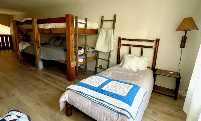 Benezette Casa | 4-bedroom house in lovely Benezette with AC, WiFi. Enjoy your stay
