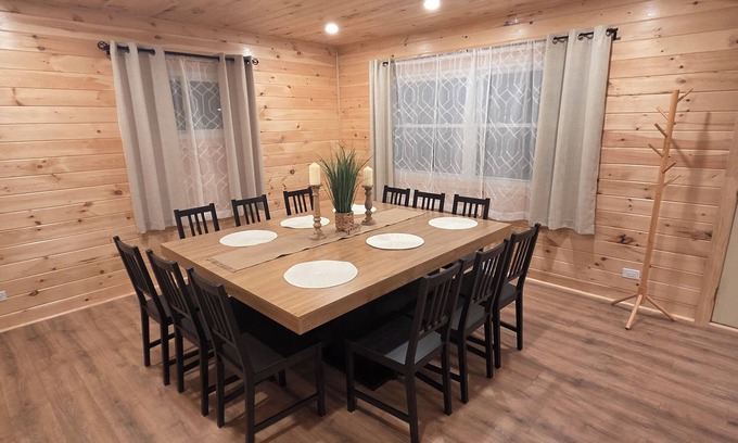 Mongo Casa | 4-bedroom house in terrific Orland with AC, WiFi. Enjoy your stay