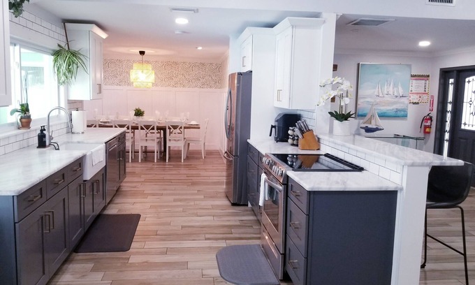 Largo Casa | 4-Bedroom House, KS with Inground Heated Pool and 15 minute to Clearwater Beach