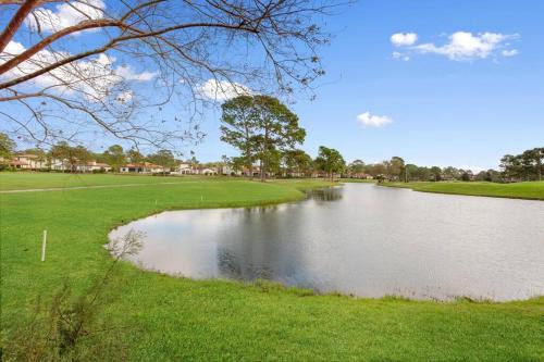 Villa Lago Casa | 4 Bedroom house on the golf course with 2 golf carts!