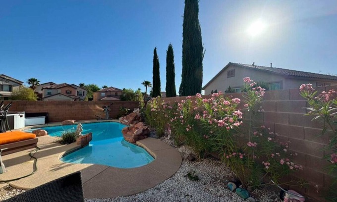 Summerlin West Casa | 4-bedroom house with pool & park in the heart of marvelous Summerlin Las Vegas !