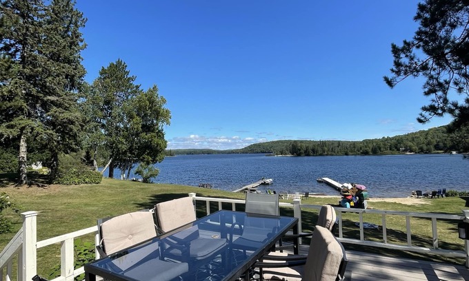 Lake St. Peter Casa | 4 Bedroom Lake House on Lake St Peter
