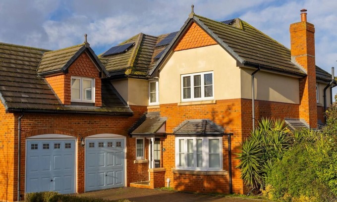 Sheerness Casa | 4 Bedroom Luxurious Executive Villa
