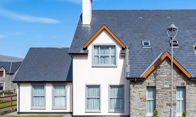 Kenmare Casa | Hermosa casa grande de 4 camas con acceso a la piscina y centro de ocio incluido