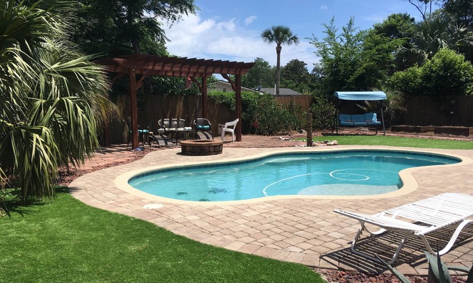 Neptune Beach Casa | Casa de 3 habitaciones con piscina en Neptune Beach, Florida