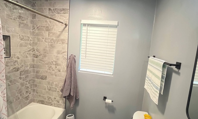 Town of Pines Casa | 4 Bedroom Sandy Pines Retreat centrally located