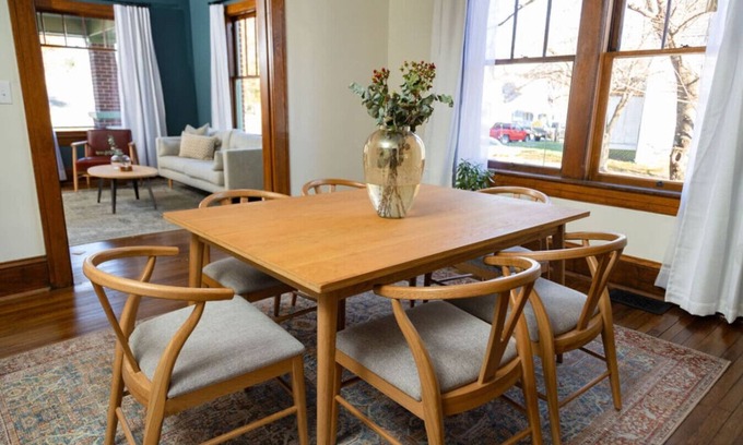 Roanoke Apartamento | 4 Bedroom Suite at the Historic Winona House