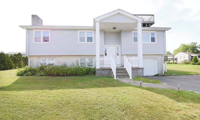 Narragansett Casa | 4 Bedroom Summer Home with a View!