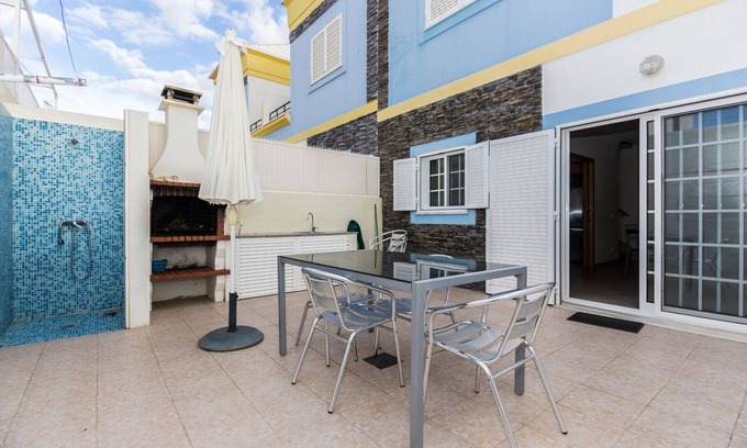Manta Rota Chalet De Esquí | Casa de 4 habitaciones y patio by AlgarveManta (10V4)