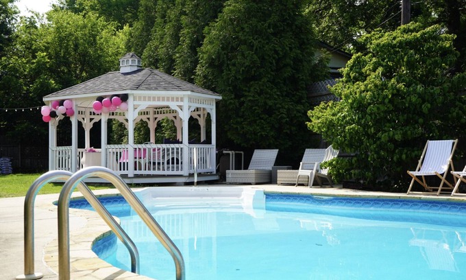 Cartersville Casa | 4 bedroom with heated pool and peloton!