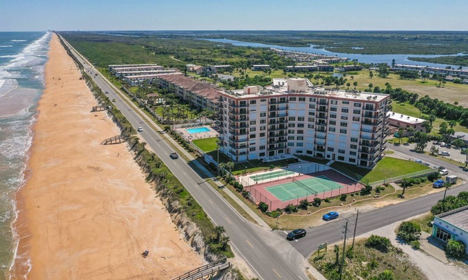 Flagler Beach Condominio | 4 Bedrooms - 3.5 Baths - Penthouse Endless Ocean Views - Intracoastal Views