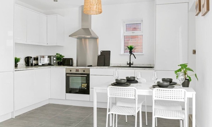 Alfreton Casa | 4 Bedrooms - 3 Bathrooms House