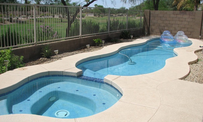 Centerra Casa | 4 dormitorios / 3 baños con piscina climatizada / spa a pocos minutos del Goodyear Ballpark