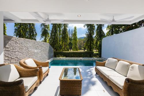Kathu Casa | 4 bedrooms & bathroom for up to 12 guests 7kms to Patong beach at The Fairways golf villas