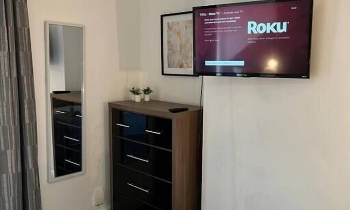 Margam Apartamento | 4 Bedrooms, Centre of town, Smart TV in every room