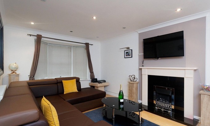 Stanley Apartamento | 4 Bed, Sleeps 11-De Lujo-Apartamento-Baño con ducha