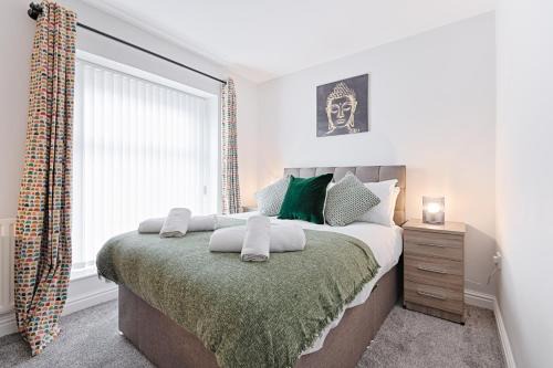 Landore Apartamento | 4 Bedrooms, Smart Tv's in all rooms
