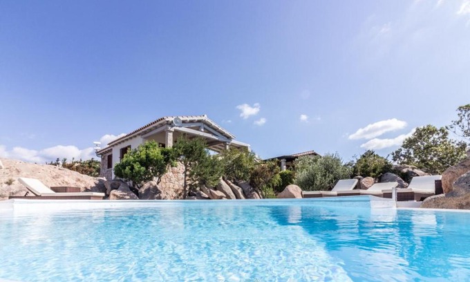 San Teodoro Villa | 4 bedrooms villa with sea view private pool and enclosed garden at Cala Ginepro 5 km away from the beach
