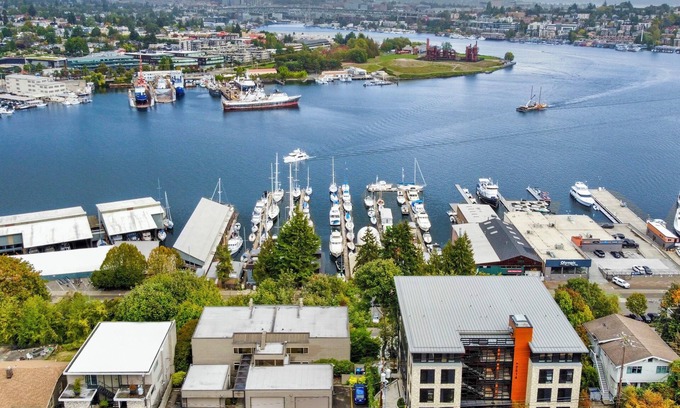 East Queen Anne Condominio | 4 Beds Cozy Condo w/Stunning Lake Union, Mountain & Seattle City View