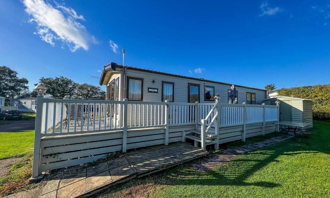 Saxmundham Casa | 4 berth caravan with decking and WiFi at Carlton Meres in Suffolk ref 60010K