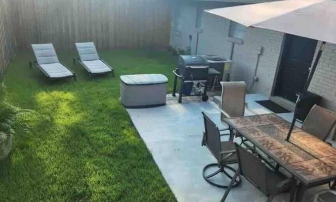 Fort Walton Beach Casa | 4 BR 2BA Home Private Fence Patio, Grill, Easy Boat & Tlr. Parking