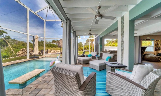 Englewood South Casa | 4 BR/3BA Waterfront Private Pool Adult Playground