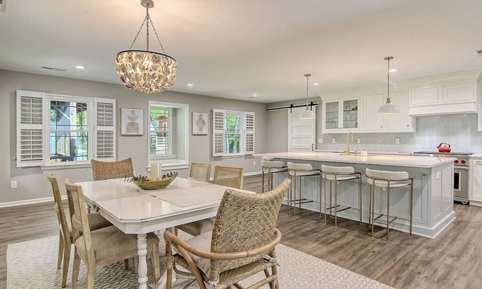 Isle of Palms Casa | 4 BR Beach House, Chef's Kitchen, Pet Friendly, 3 Minute Walk to Beach