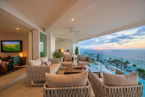 Zona sur Apartamento | 4 BR Casa Indah is a Gorgeous New 3400 SF Condo