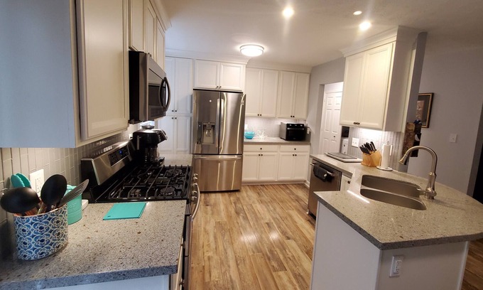 Berkeley Casa | 4 BR House, Near Williamsburg, William & Mary, Busch Gardens, Biking, Jamestown