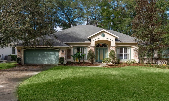 Dunnellon Casa | 4 BR House w/ heat-pump pool!