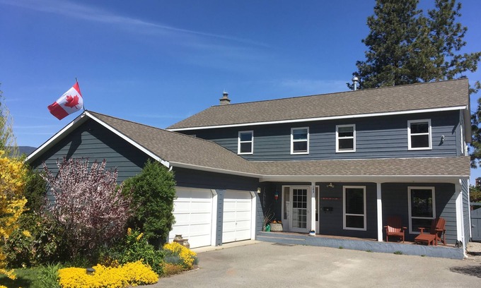 Okanagan-Similkameen Casa | 4 BR Lakefront Penticton Home Perfecto para vacaciones de playa, esquí y vino