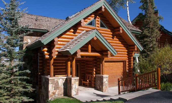 Mountain Village Chalet De Esquí | 4 BR Mountain Village Luxury Log Home w / Great Views - Sleeps 10, Ski-In Ski-Out