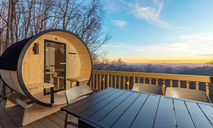 Wolf Laurel Casa | 4 Br Mountain Views Sleeps 10 Sauna Hot Tub Arcade
