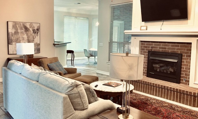 Paris Casa | 4 BR Spacious Luxury Home, 3 beds are King, perfect for executives or a family