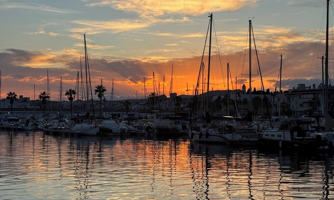 Sitges Alquiler De Eote | 4-cabins yacht boat in fabulous Port Sitges , AC, WiFi Jet ski bikes paddles