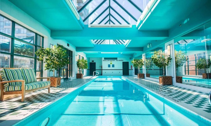 Bloor-Yorkville Hotel | 4 Comfortable Rooms w/ City & Park Views – Central to Museums & Subway