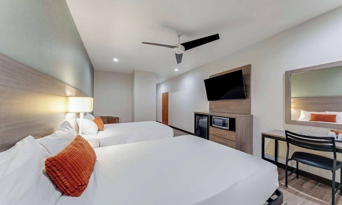 Eastside Promise Neighborhood Hotel | 4 Convenient Rooms w/ Free Breakfast - Ideal for All Events & Major Attractions