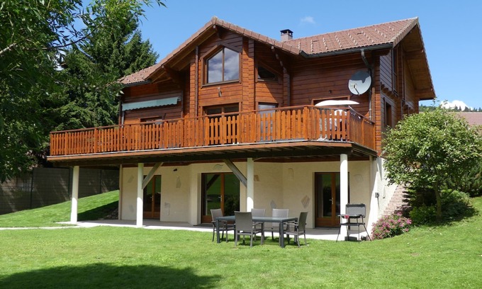 Verrieres-de-Joux Cabaña | Casa rural de 4 * con un ambiente cálido cerca de Pontarlier y Suiza