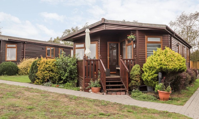 Faversham Cabaña | 4 COUNTRY VIEW PARK, character holiday cottage in Seasalter