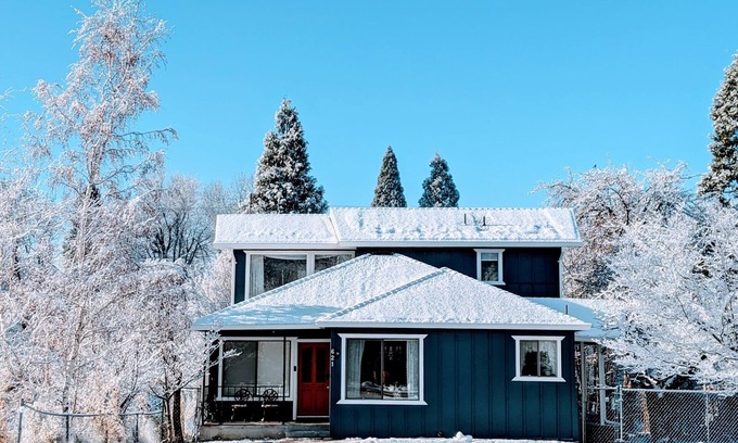 Mount Shasta Casa | 4 Elements House- Walk2Town.PetsOK.NOCleanFEE!