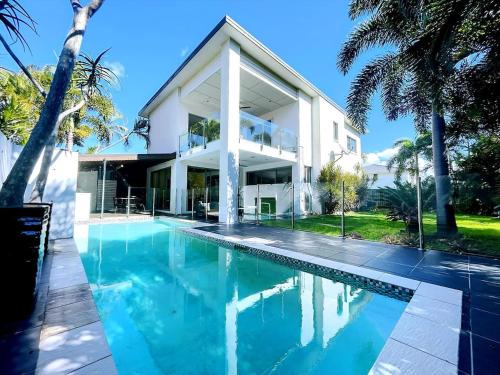 Calamvale Casa | 4 Ensuites Patio Pool BBQ Billiards Media Room