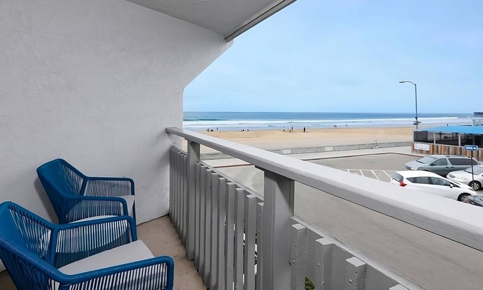 Mission Beach Hotel | 4 Family-friendly Units w/ Private Patio! Steps to Pacific Beach! Onsite Pool!